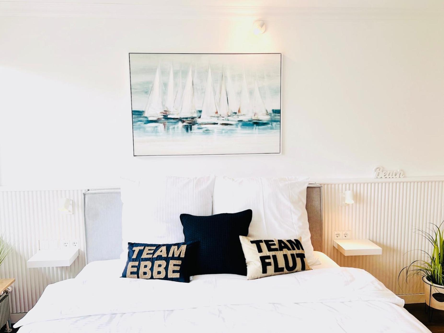 Neu - Frisch Renoviertes Ferienapartment "Waterkant" Busum Ngoại thất bức ảnh